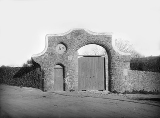 The Neighbor of the Chalet with a Bird Door and a Cinema…